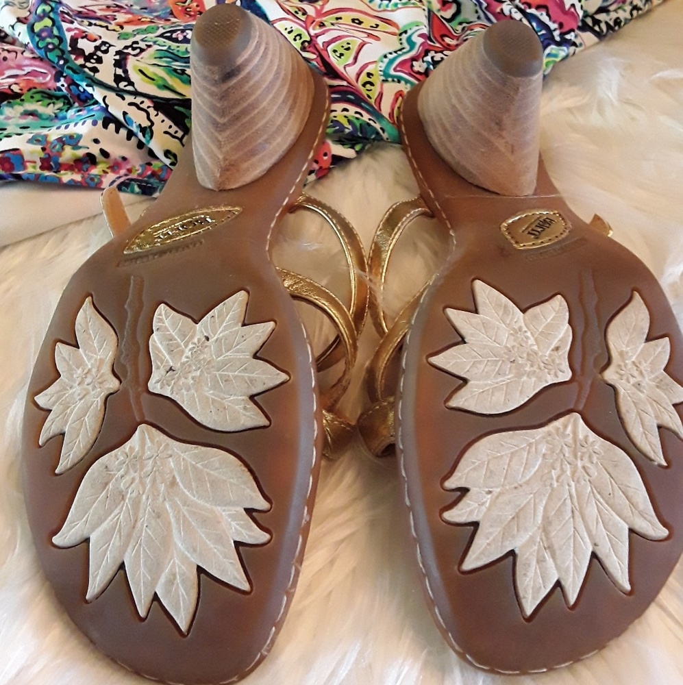 Born Gold Leather Sandals - Picture 3 of 6